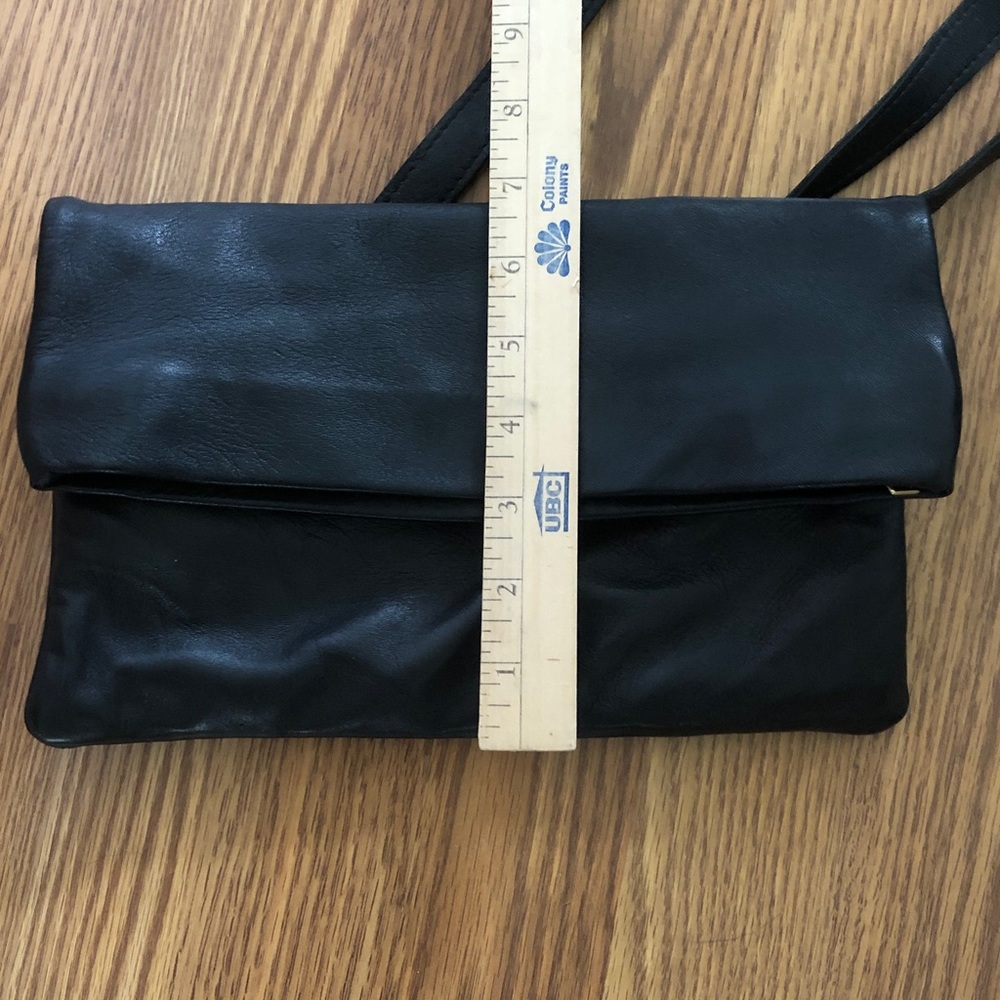 Sseko Designs Black Leather Foldover Convertible Crossbody Clutch Bag - Picture 7 of 8
